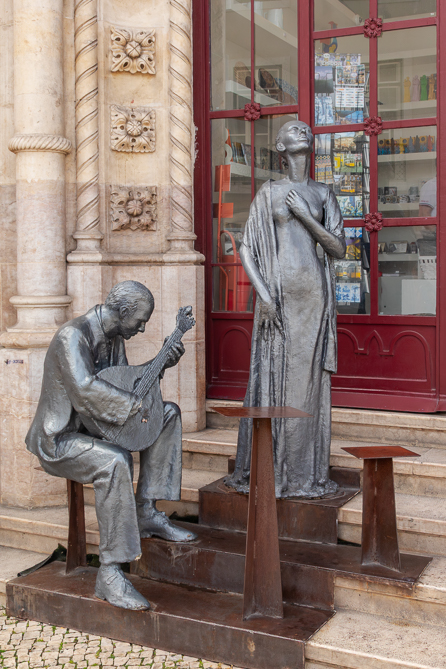 Statue de l'hommage au fado L'âme d'un peuple, la statue de l'hommage au fado