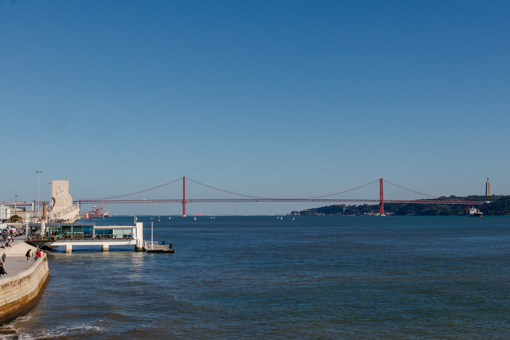 Le pont du 25 Avril Le pont du 25 Avril, pont suspendu au-dessus du Tage, à Lisbonne,
