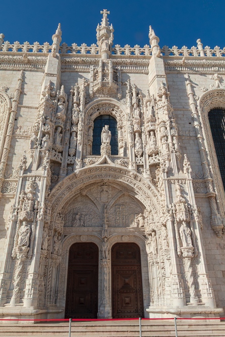 Façade du monastère Porte sud du monastère des Hiéronymites (Mosteiro dos Jerónimos)