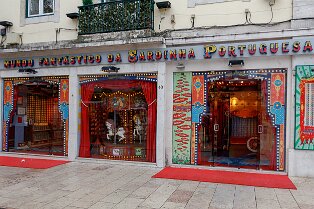 Magasin portugais de sardine Façade du monde fantastique de la sardine portugaise à Lisbonne