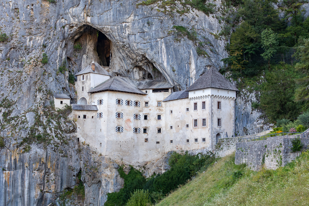 Château de Predjama Le château de Predjama en Slovénie