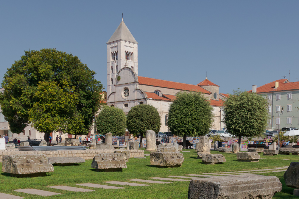 Église Sainte-Marie L'église Sainte-Marie ey les vestiges du forum de Zadar en Croatie