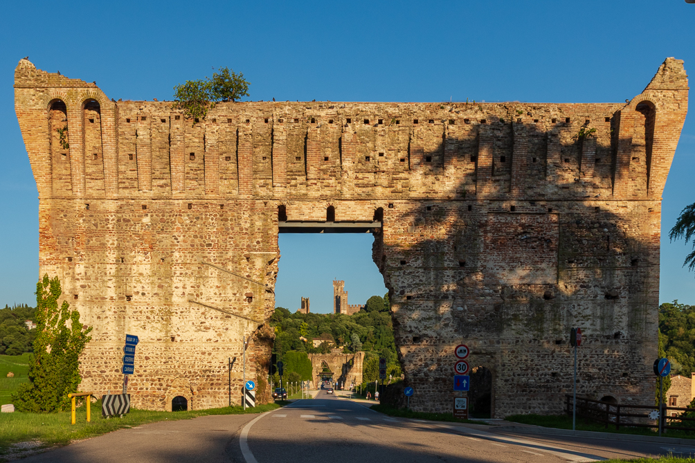 Pont Visconti Le pont Visconti à Borghetto