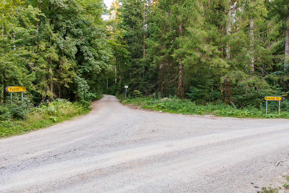 Piste de Pudob à Knežak Longue piste de Pudob à Knežak en Slovénie