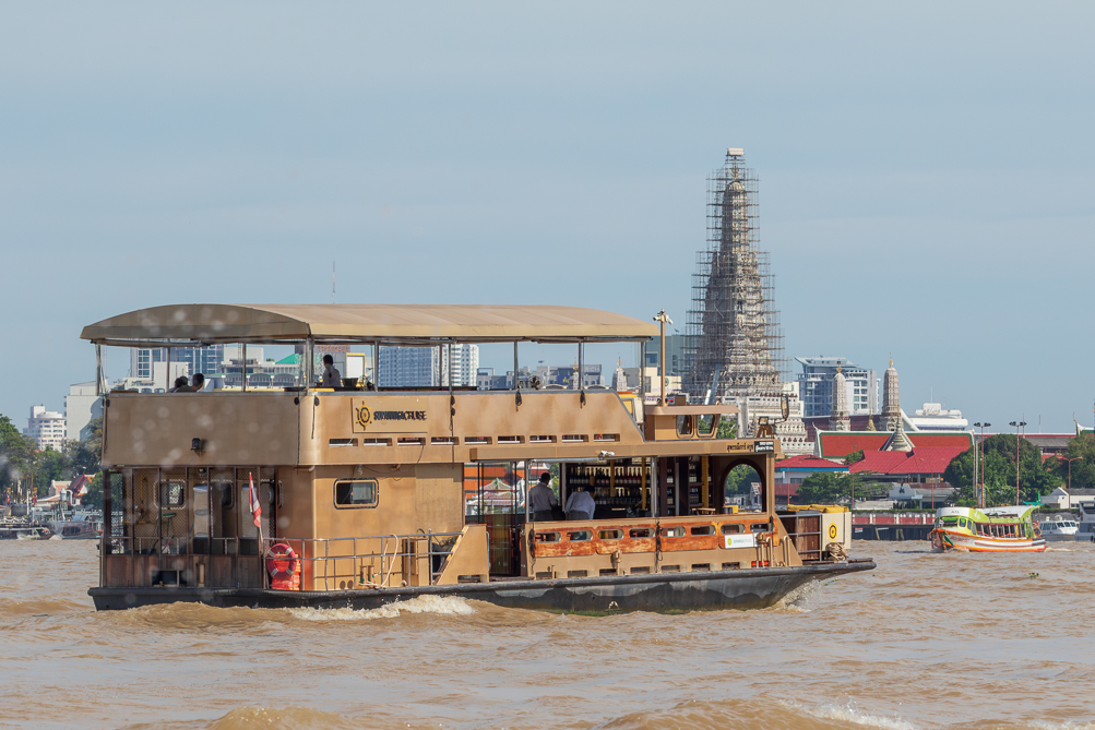 Bateau Diner-Croisière Bateau de Diner-Croisière sur le fleuve Chao Phraya