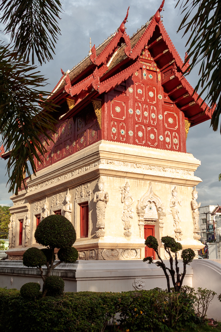 Ho Trai du Wat Phra Singh Ho Trai (Bibliothèque monastique) situé dans le Wat Phra Singh de Chiang Mai