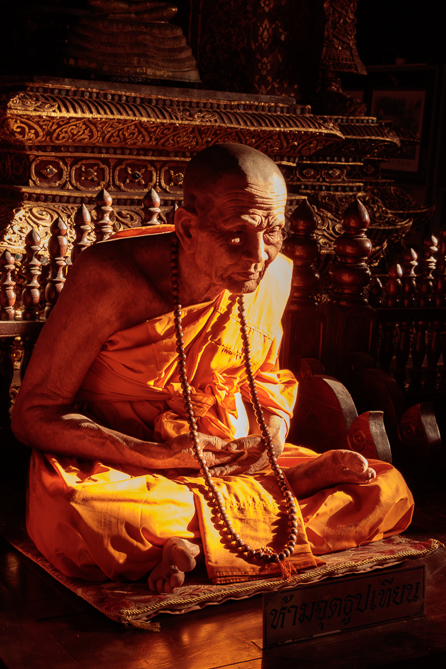 Statue de cire d'un moine Statue de cire d'un moine bouddhiste dans le temple Wat Phra Sing à Chiang Mai