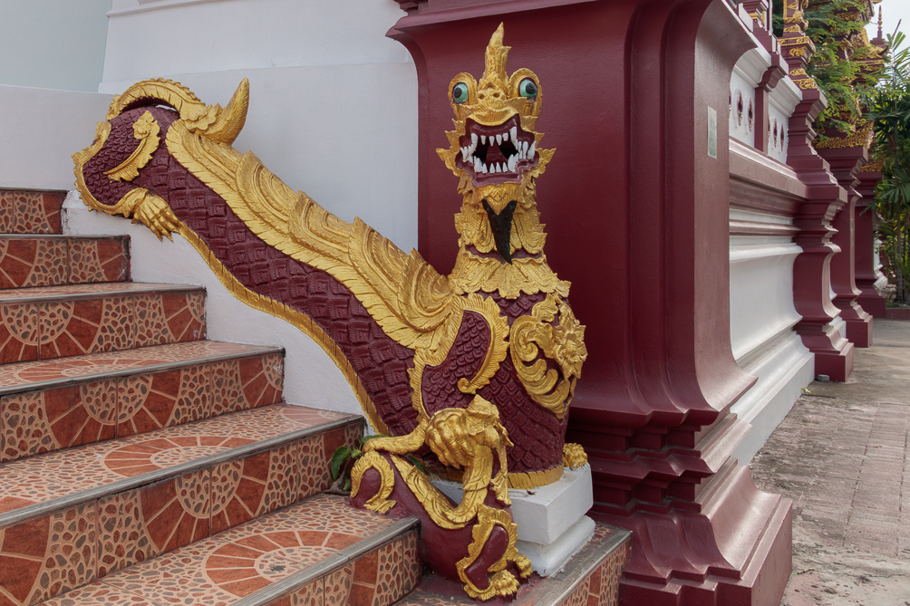 Statue de dragon Statue de Makorn au Wat Lok Moli à Chiang Mai