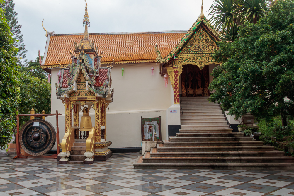 Wat Phrathat Doi Suthep La pagode du Wat Phra That Doi Suthep à Chiang Mai