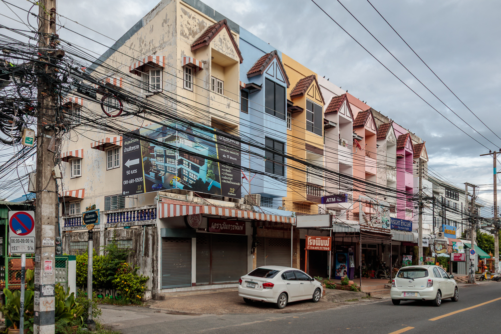 Une rue de Chiang Mai Immeuble coloré dans les rue de Chiang Mai