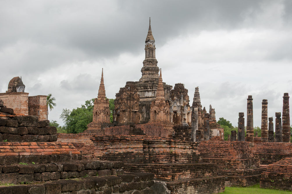 Stupa du Wat Maha That Ancien stupa, Wat Maha That, dans le parc historique de Sukhothai
