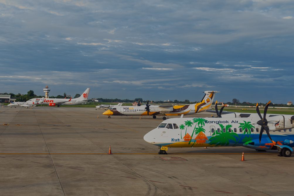 Aéroport de Surat Thani L'aéroport de Surat Thani à Phunphin, au sud de la Thaïlande