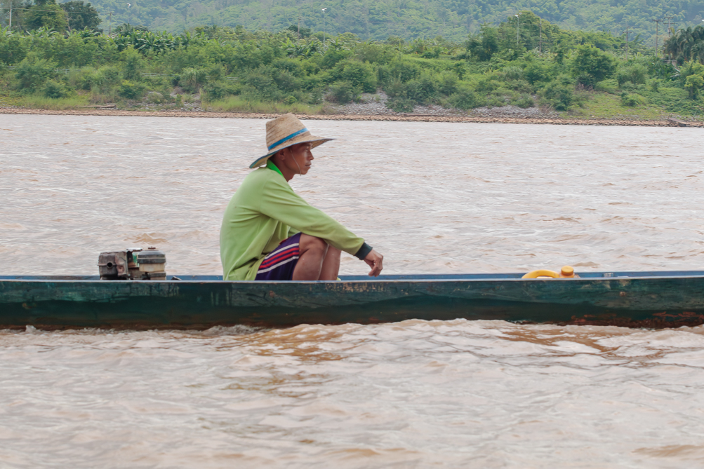 Villageois sur le Mékong Villageois sur le Mékong au Nord de la Thaïlande
