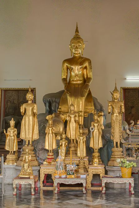 Bouddhas dorés, Wat Pho Les Bouddhas dorés dans le temple Wat Pho à Bangkok
